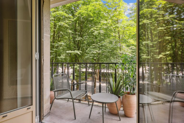 apartment 4 Rooms for sale on PARIS (75007)
