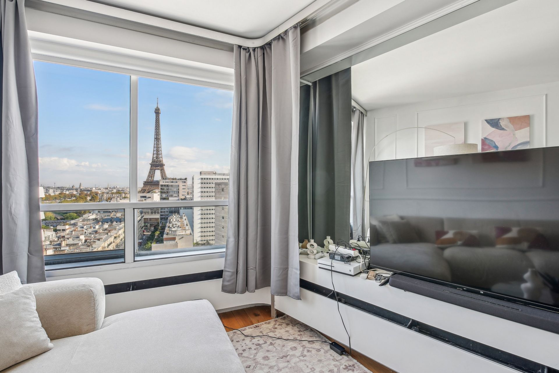 apartment 2 Rooms for sale on PARIS (75015)