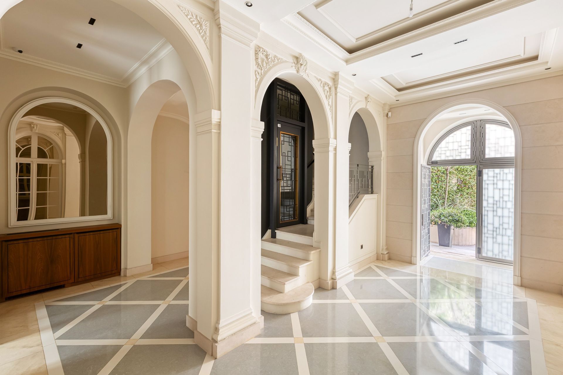 hôtel particulier 14 Pièces en vente sur PARIS (75116)