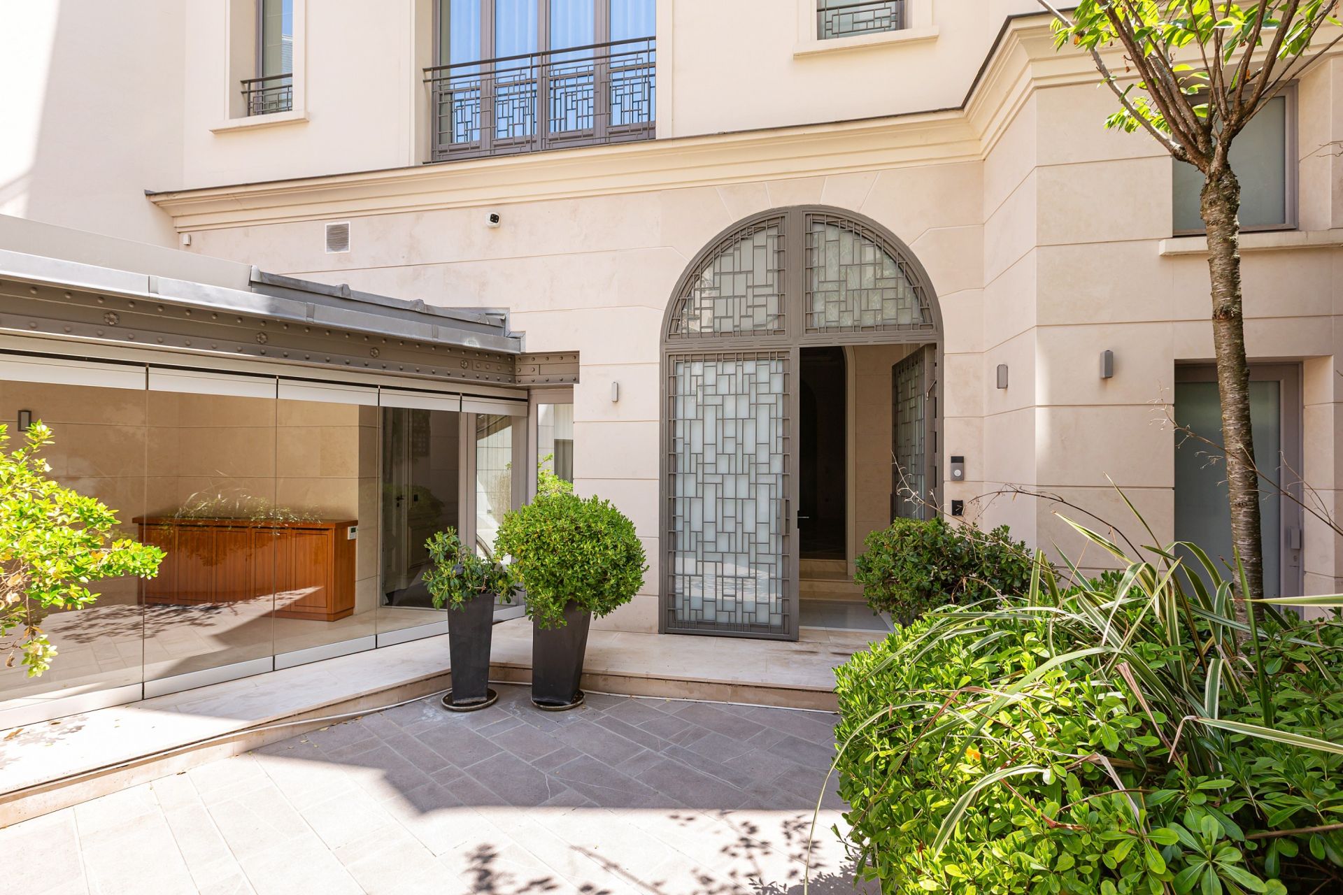 hôtel particulier 14 Pièces en vente sur PARIS (75116)