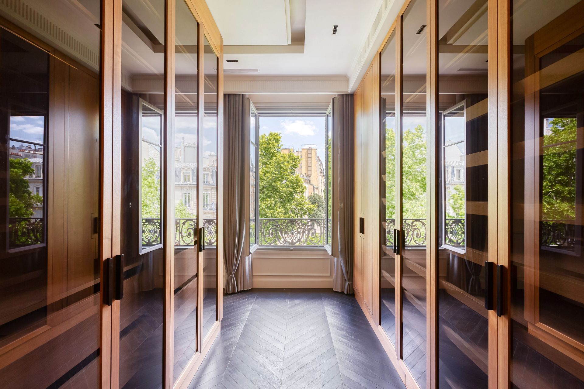 hôtel particulier 14 Pièces en vente sur PARIS (75116)