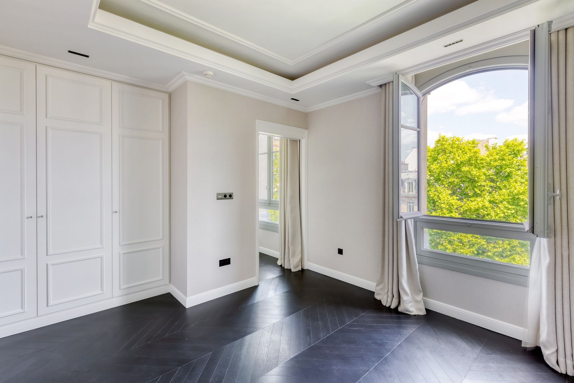 hôtel particulier 14 Pièces en vente sur PARIS (75116)