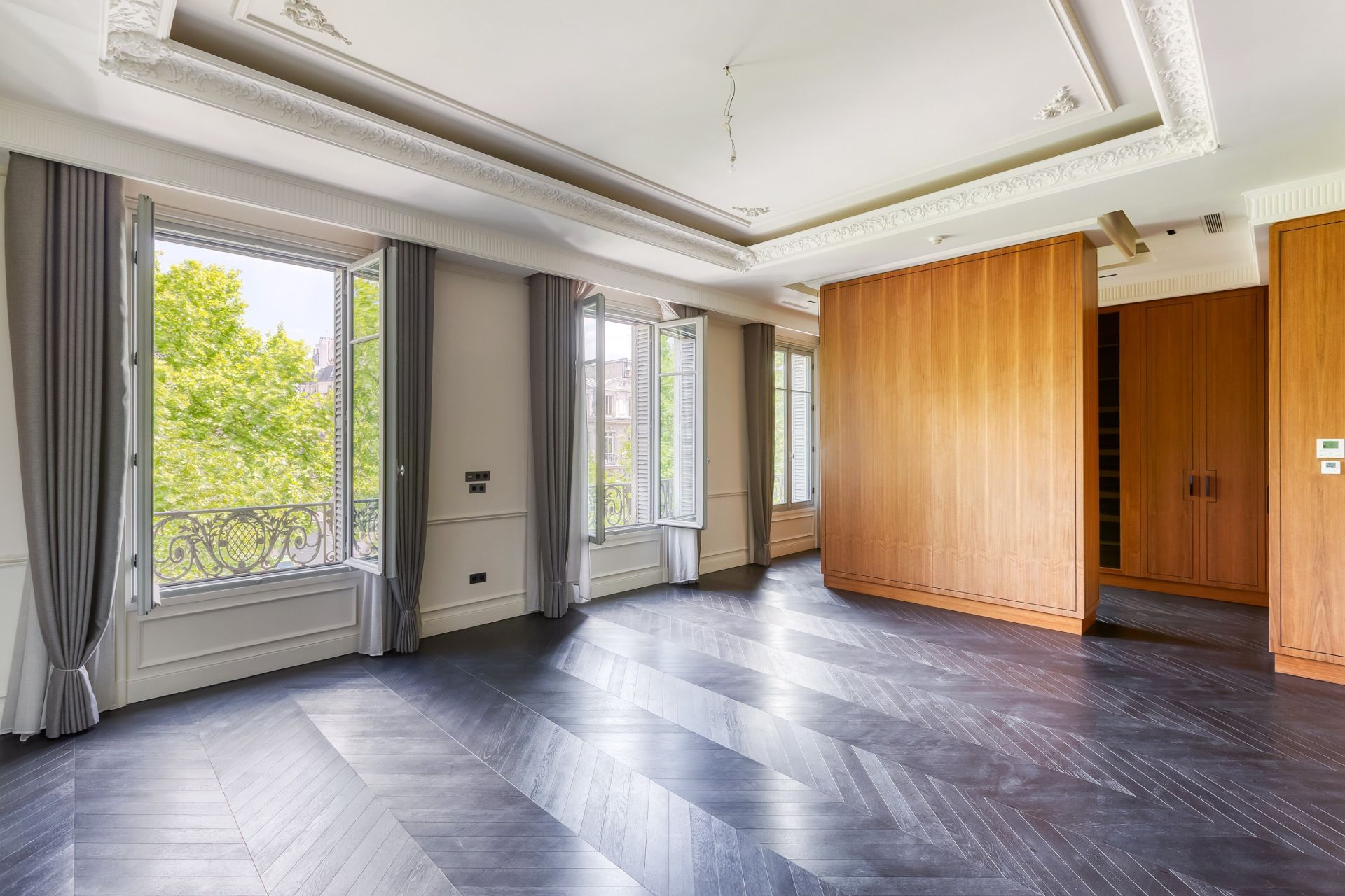 mansion (hôtel particulier) 14 Rooms for sale on PARIS (75116)