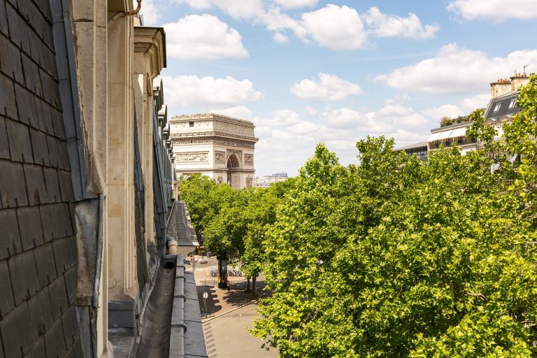 mansion (hôtel particulier) 14 Rooms for sale on PARIS (75116)