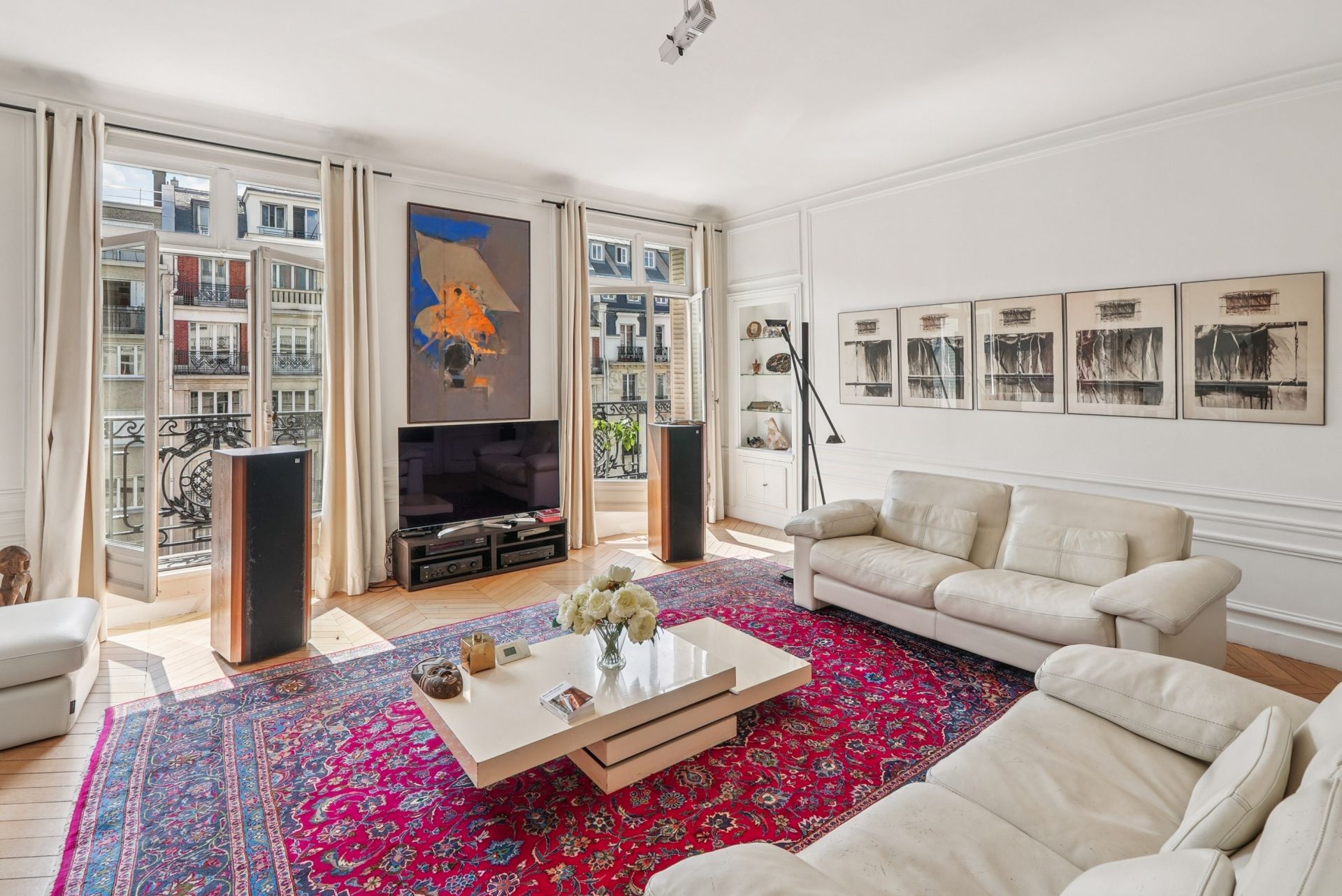 apartment 8 Rooms for sale on PARIS (75017)