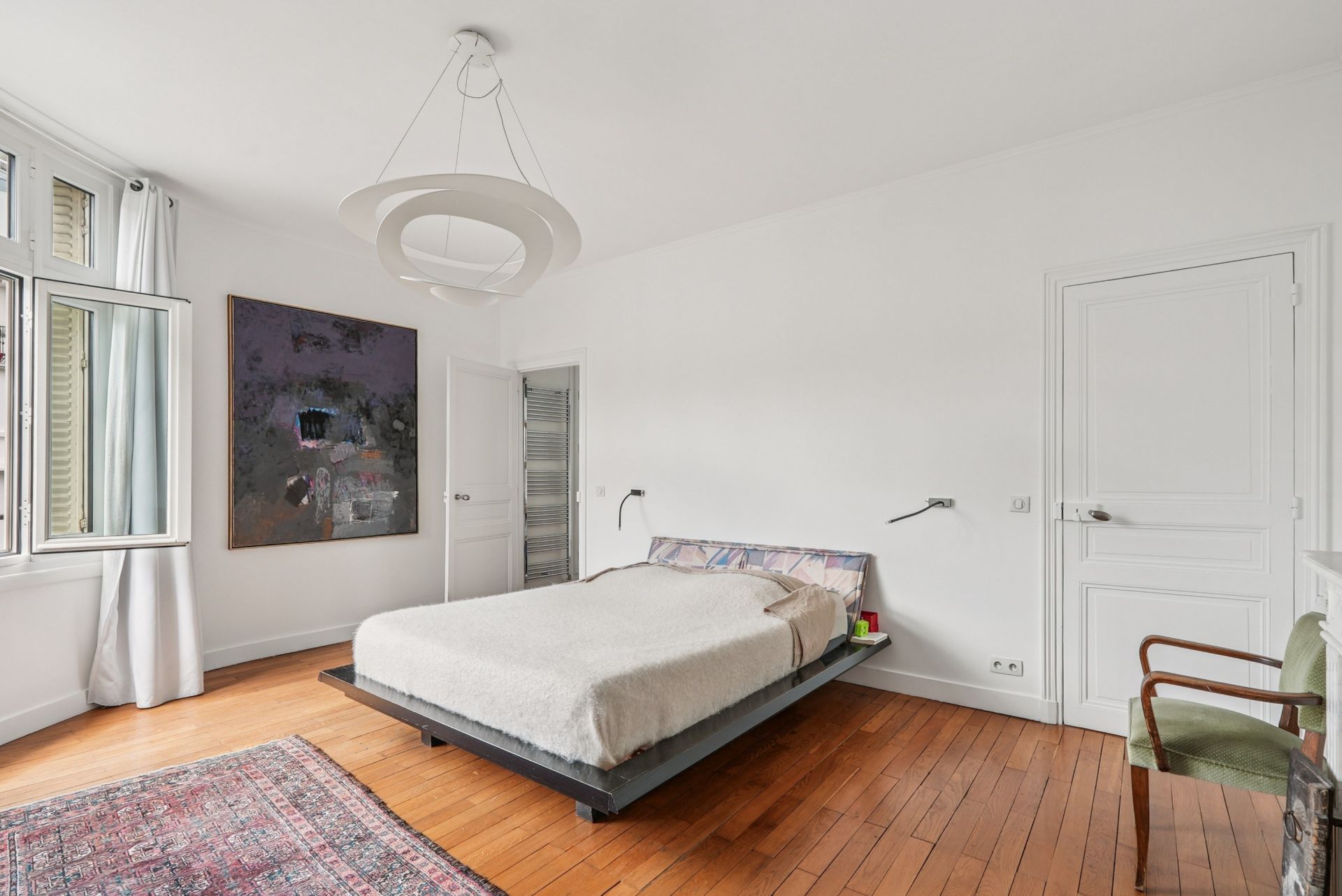 apartment 8 Rooms for sale on PARIS (75017)