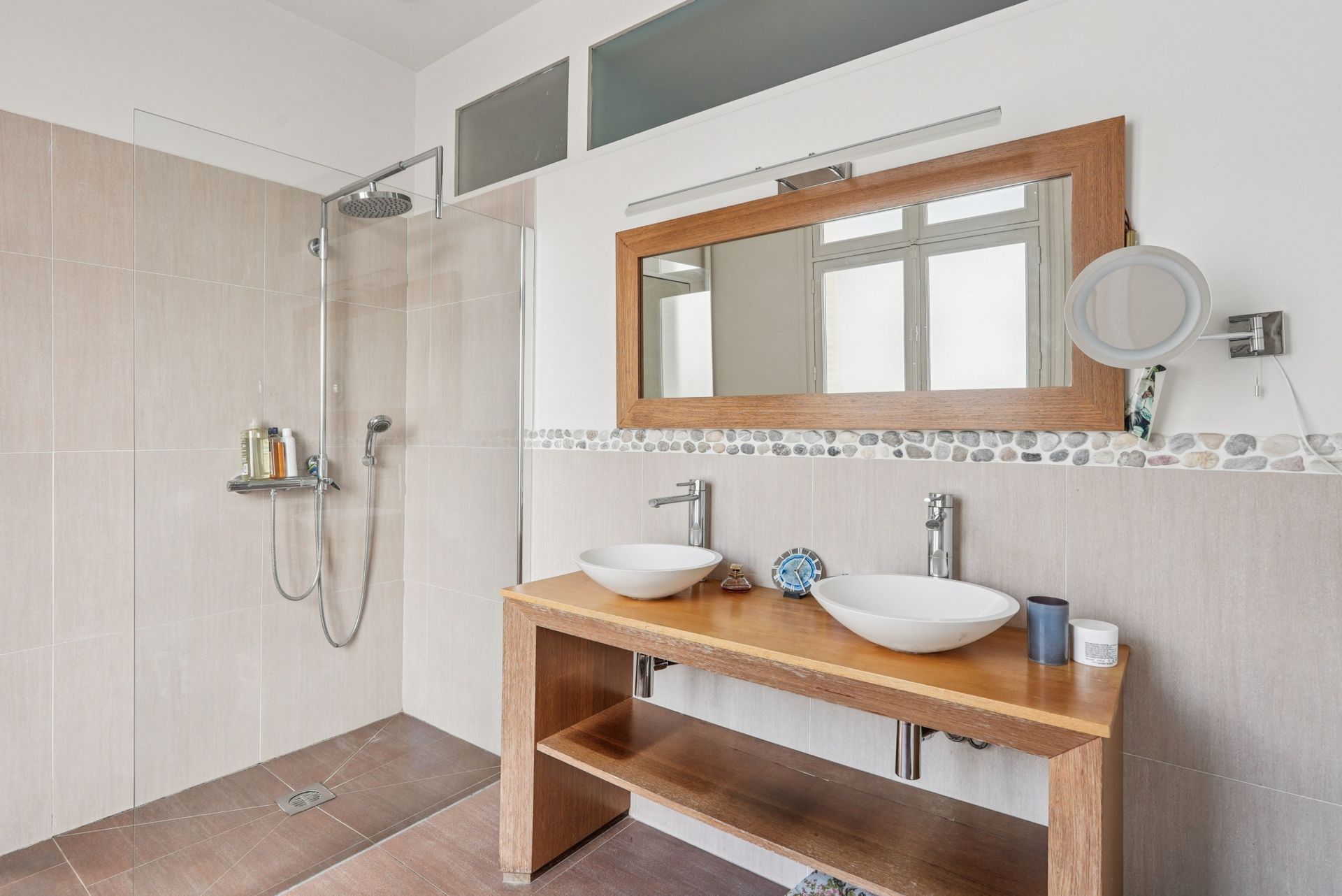 apartment 8 Rooms for sale on PARIS (75017)