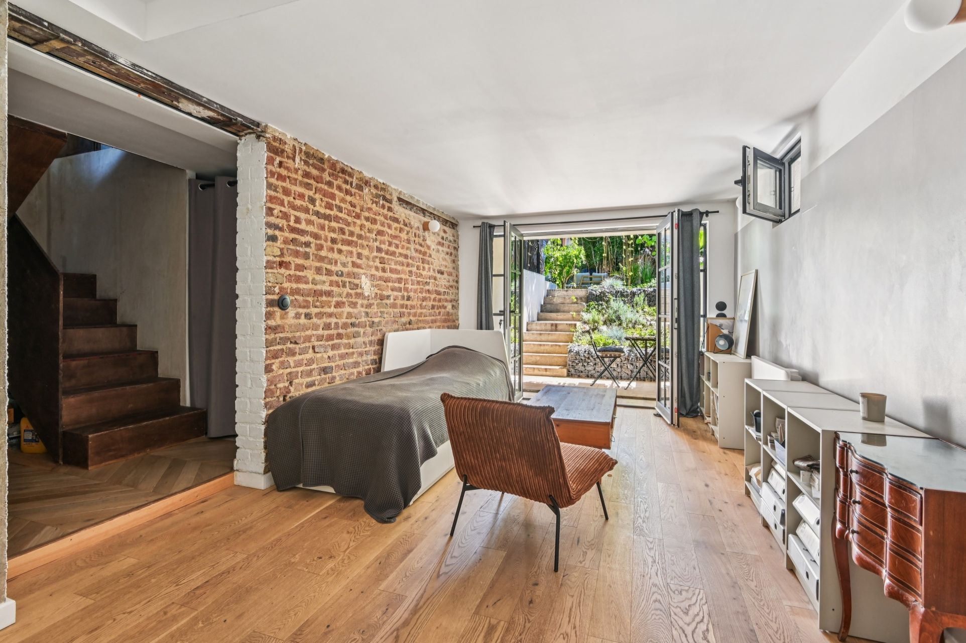 house 6 Rooms for sale on COLOMBES (92700)