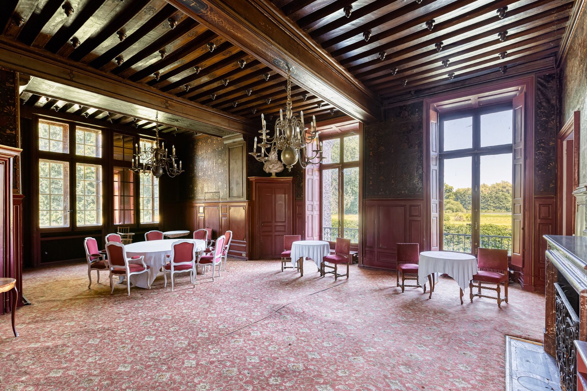 castle 56 Rooms for sale on AUNEAU (28700)