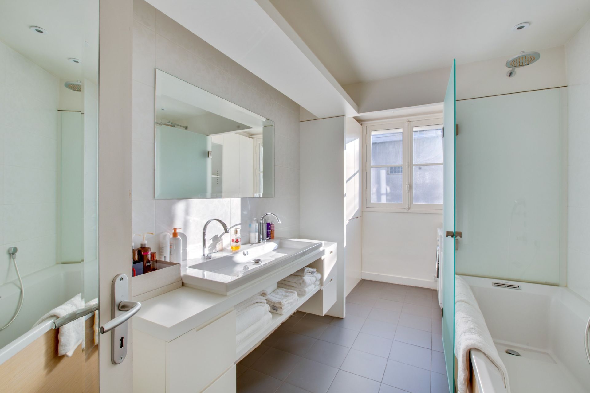 apartment 3 Rooms for sale on PARIS (75008)