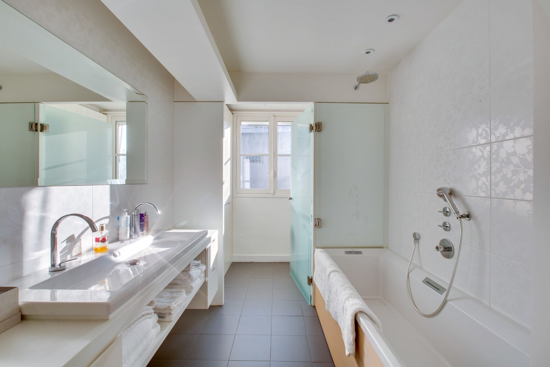 apartment 3 Rooms for sale on PARIS (75008)