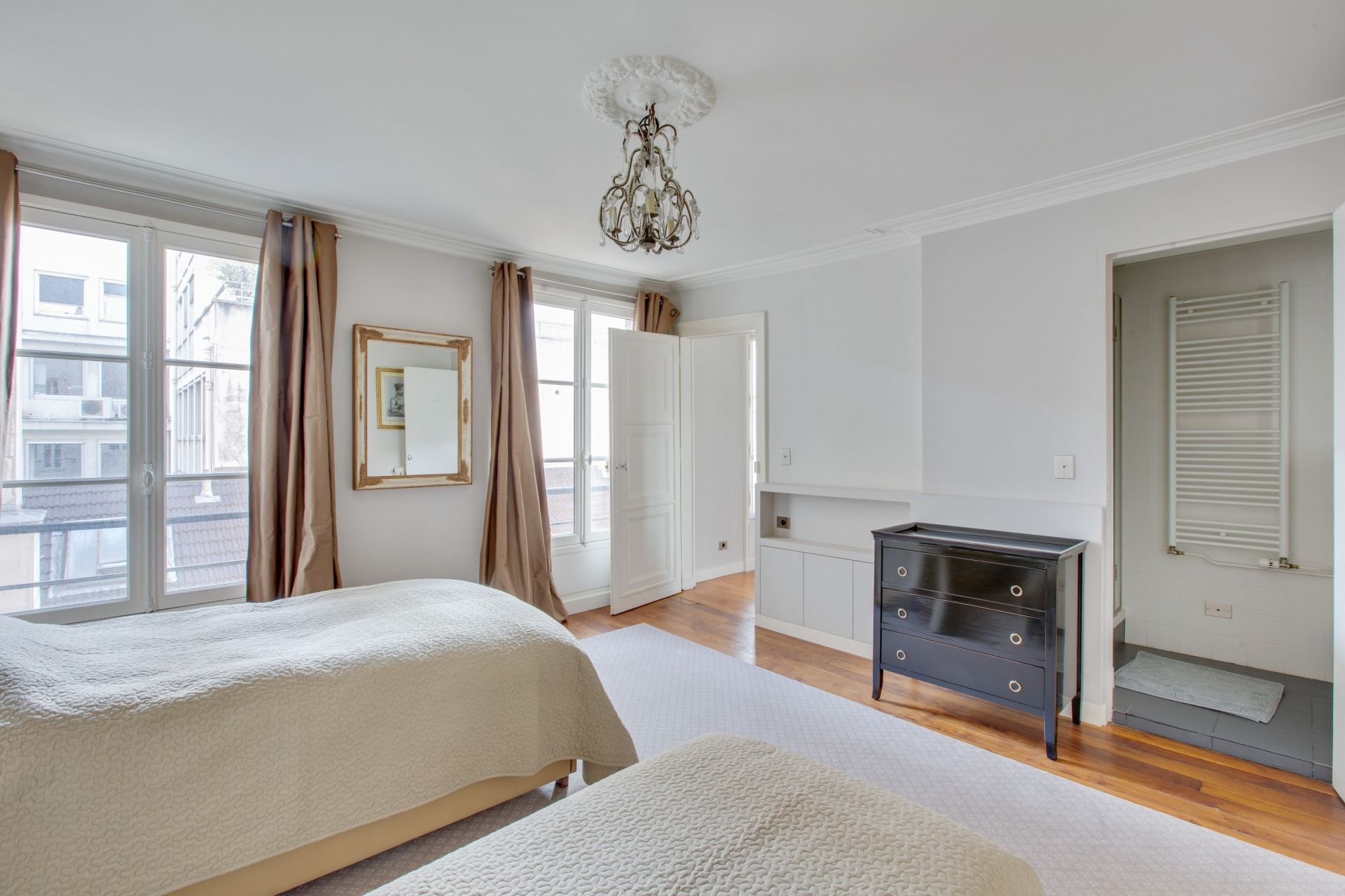 apartment 3 Rooms for sale on PARIS (75008)