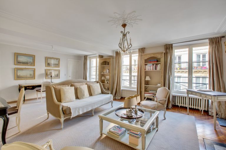 apartment 3 Rooms for sale on PARIS (75008)