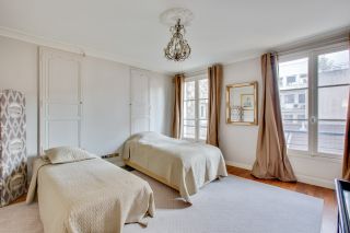 apartment 3 Rooms for sale on PARIS (75008)