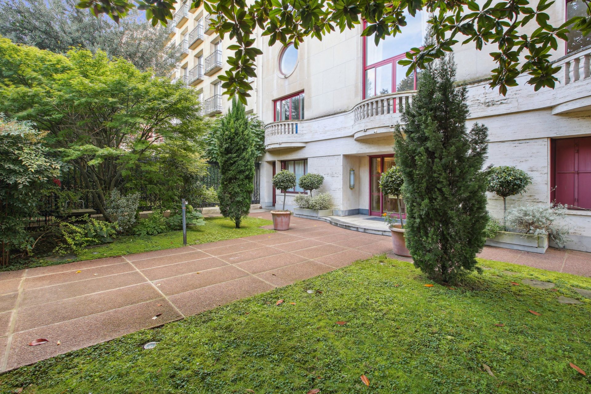 duplex 5 Pièces en vente sur PARIS (75116)