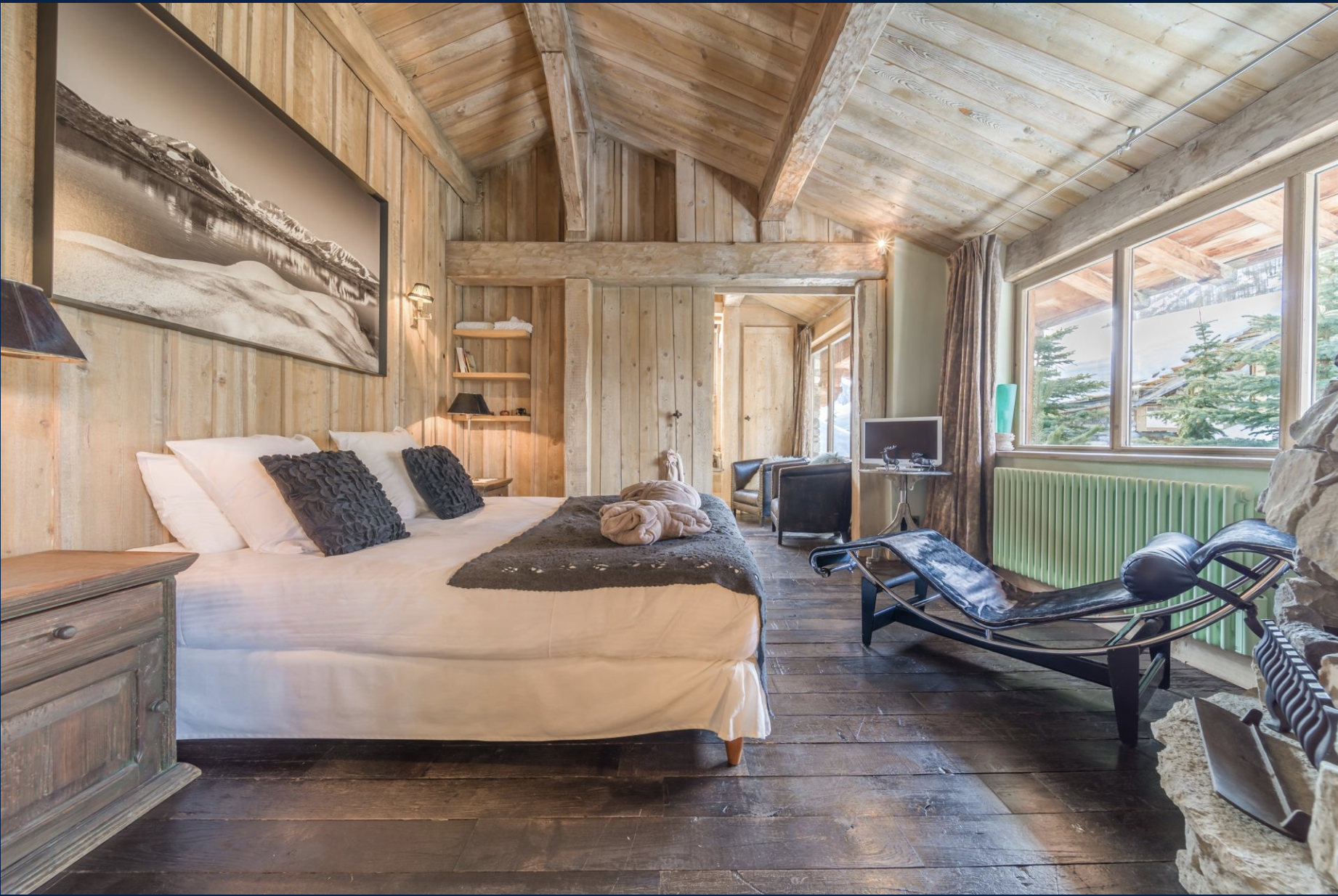 chalet 10 Rooms for sale on VAL D ISERE (73150)