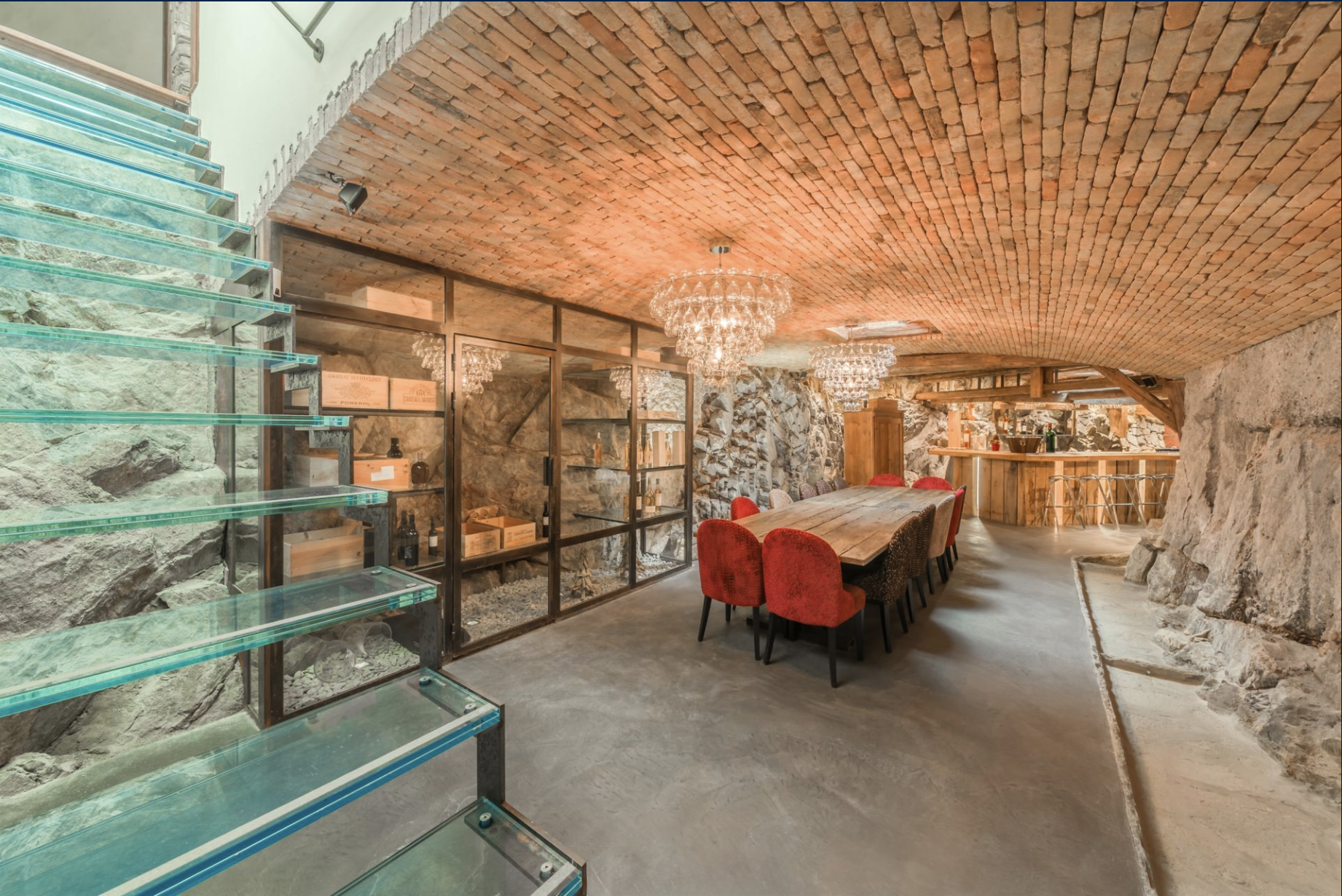 chalet 10 Rooms for sale on VAL D ISERE (73150)