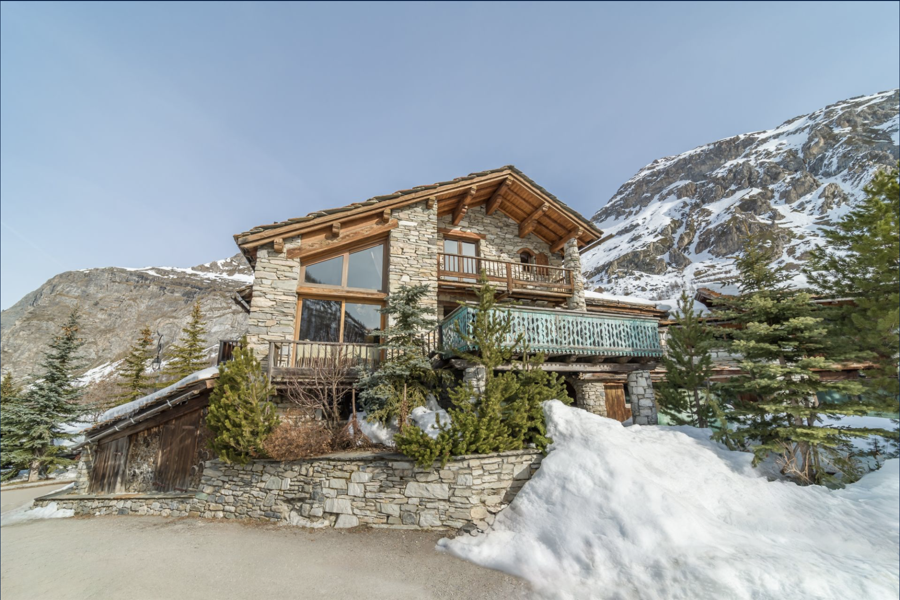 chalet 10 Rooms for sale on VAL D ISERE (73150)