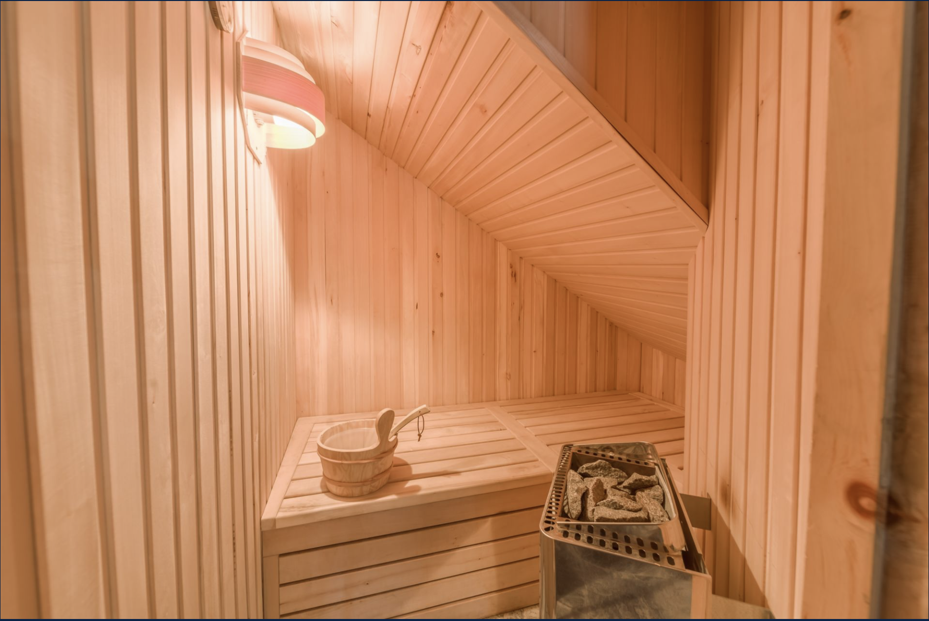 chalet 10 Rooms for sale on VAL D ISERE (73150)