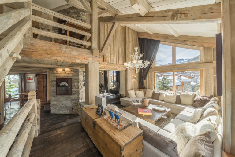 chalet 10 Rooms for sale on VAL D ISERE (73150)