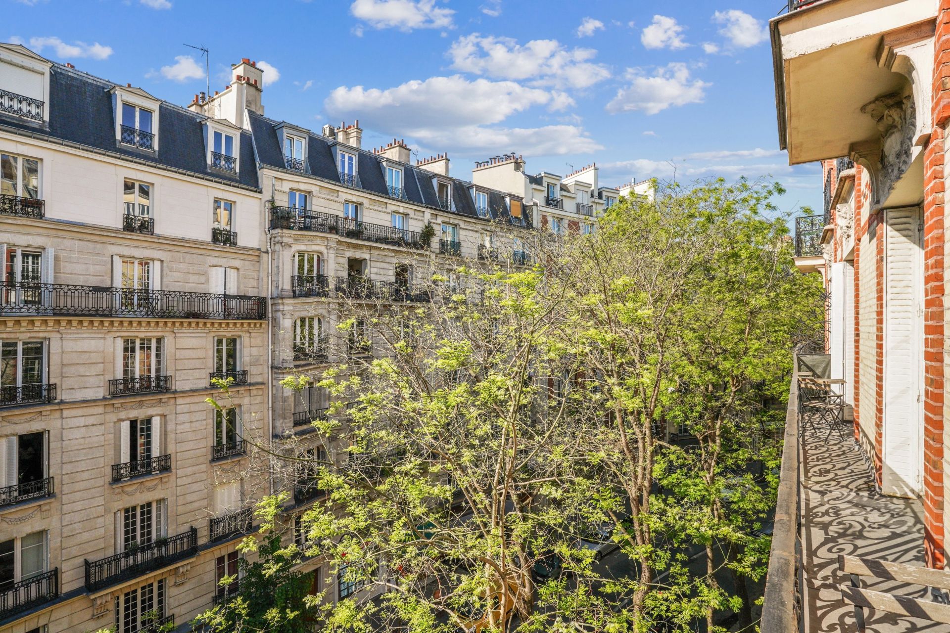 duplex 5 Rooms for sale on PARIS (75018)