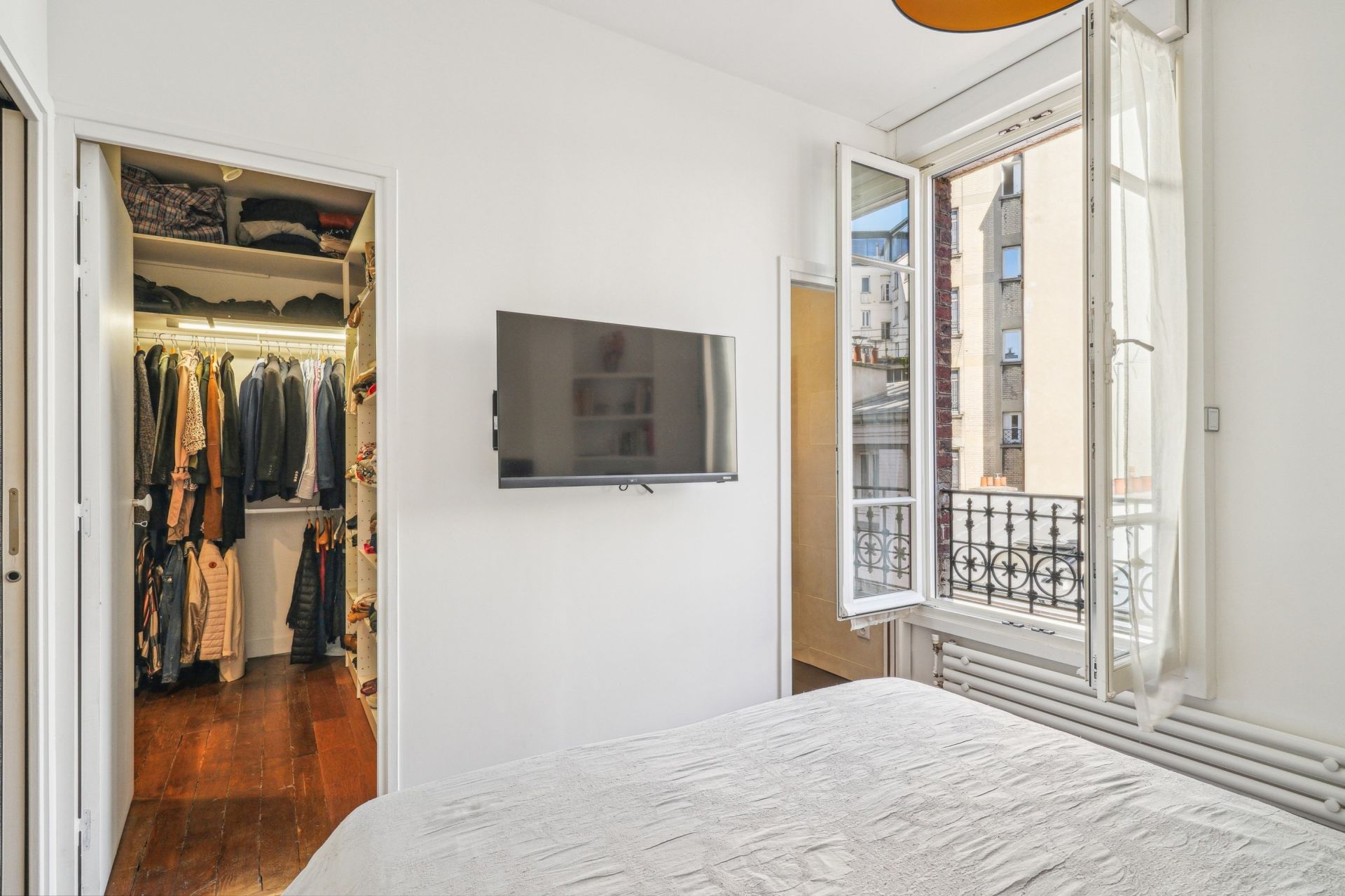 duplex 5 Rooms for sale on PARIS (75018)