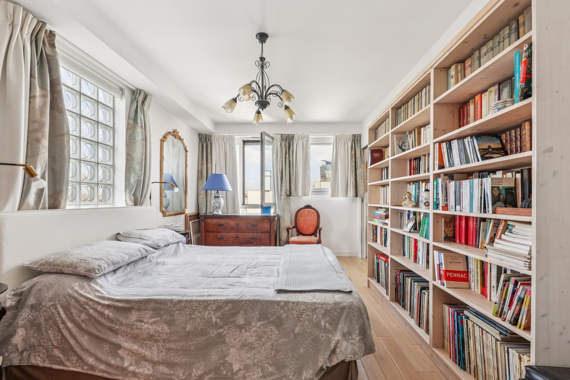 apartment 5 Rooms for sale on PARIS (75013)