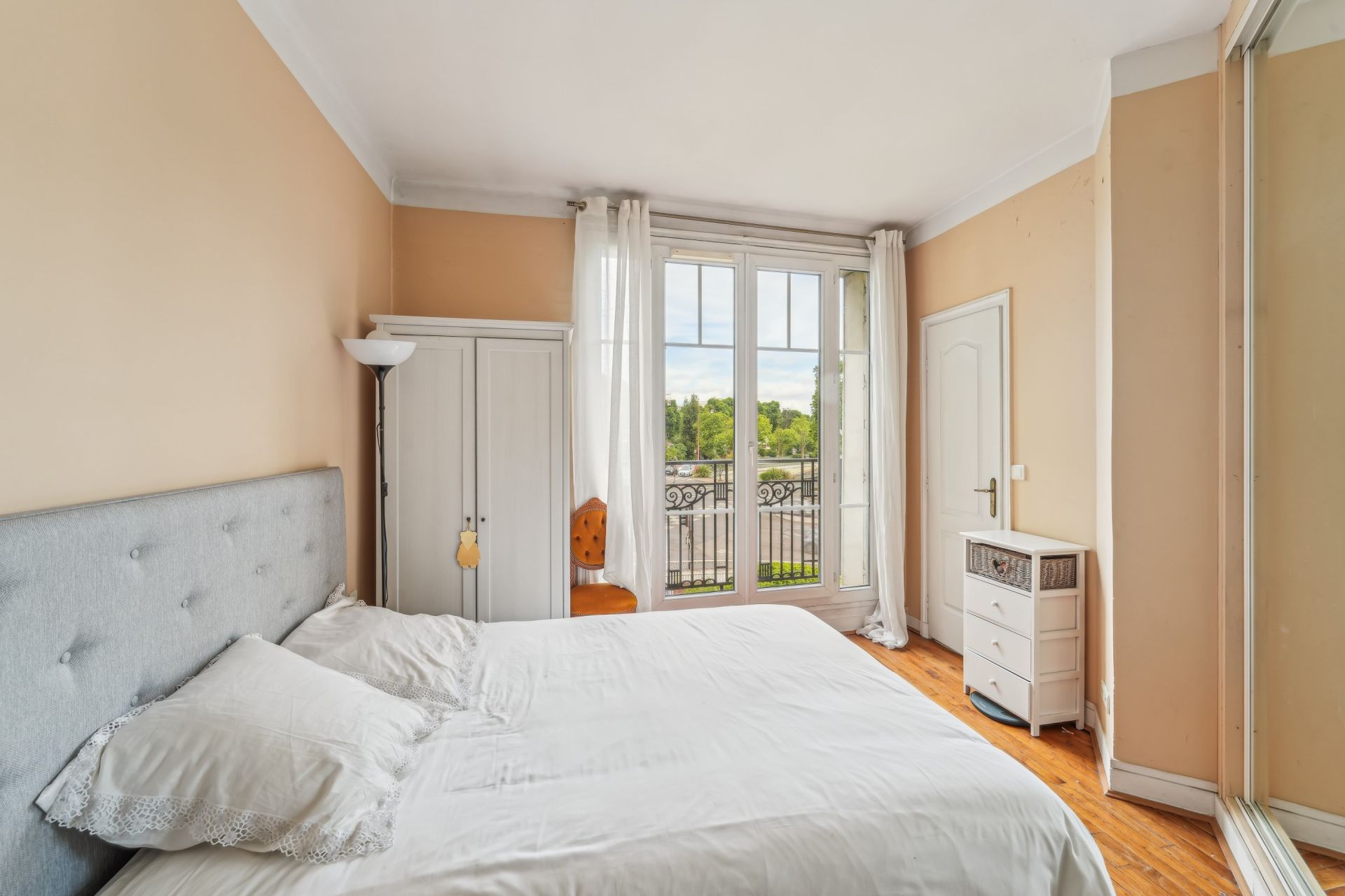 apartment 2 Rooms for sale on NEUILLY SUR SEINE (92200)