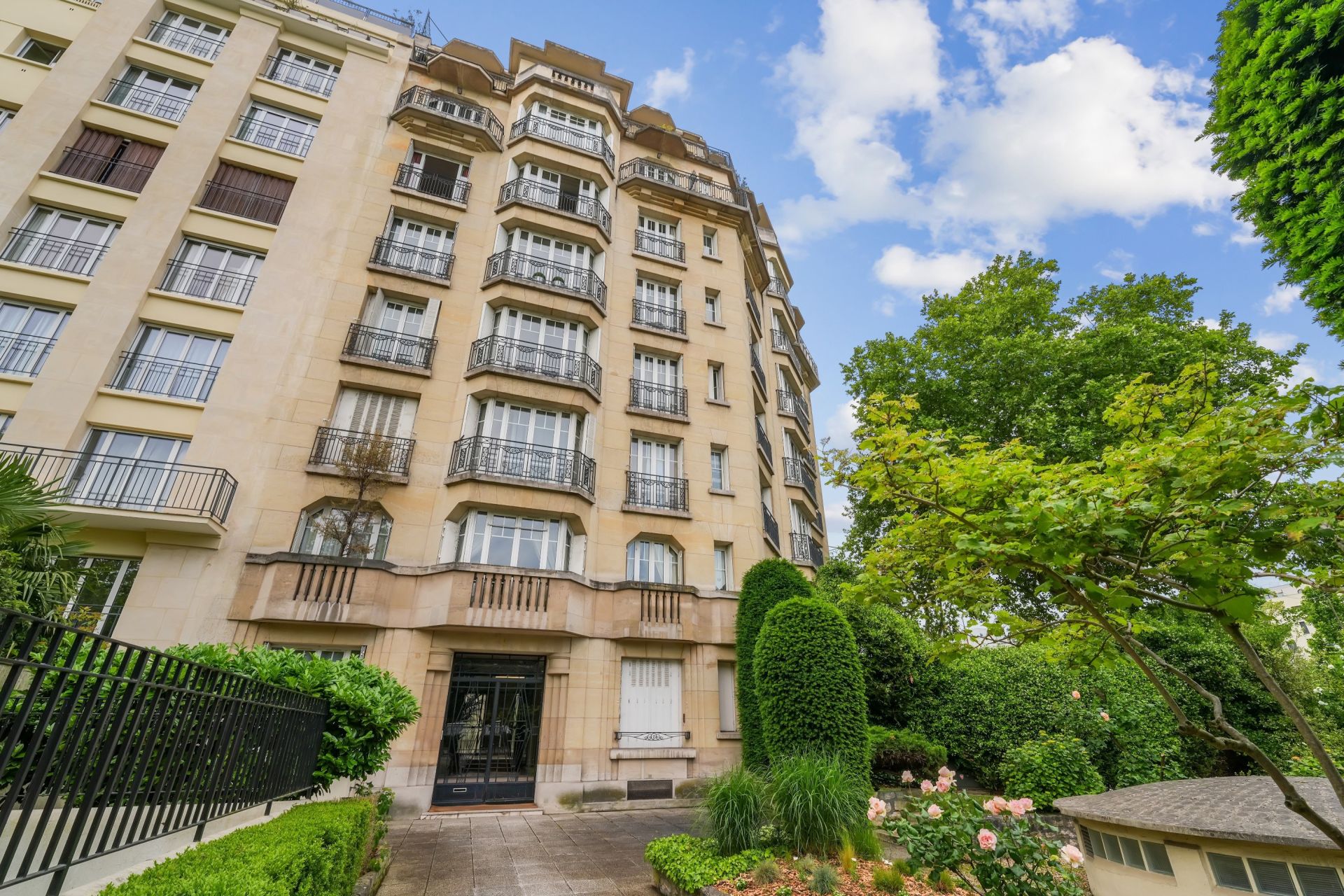 apartment 2 Rooms for sale on NEUILLY SUR SEINE (92200)