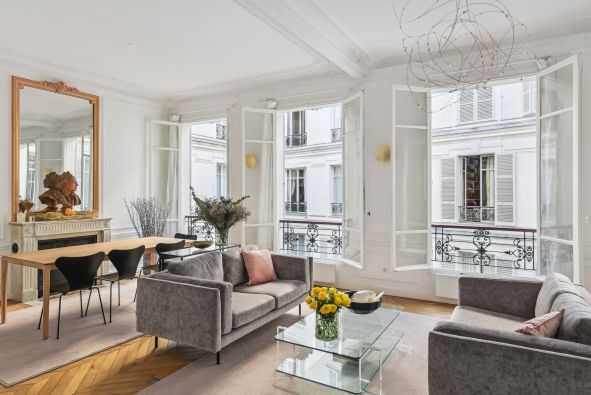 Rental Apartment Paris 7 4 Rooms 81.33 m²