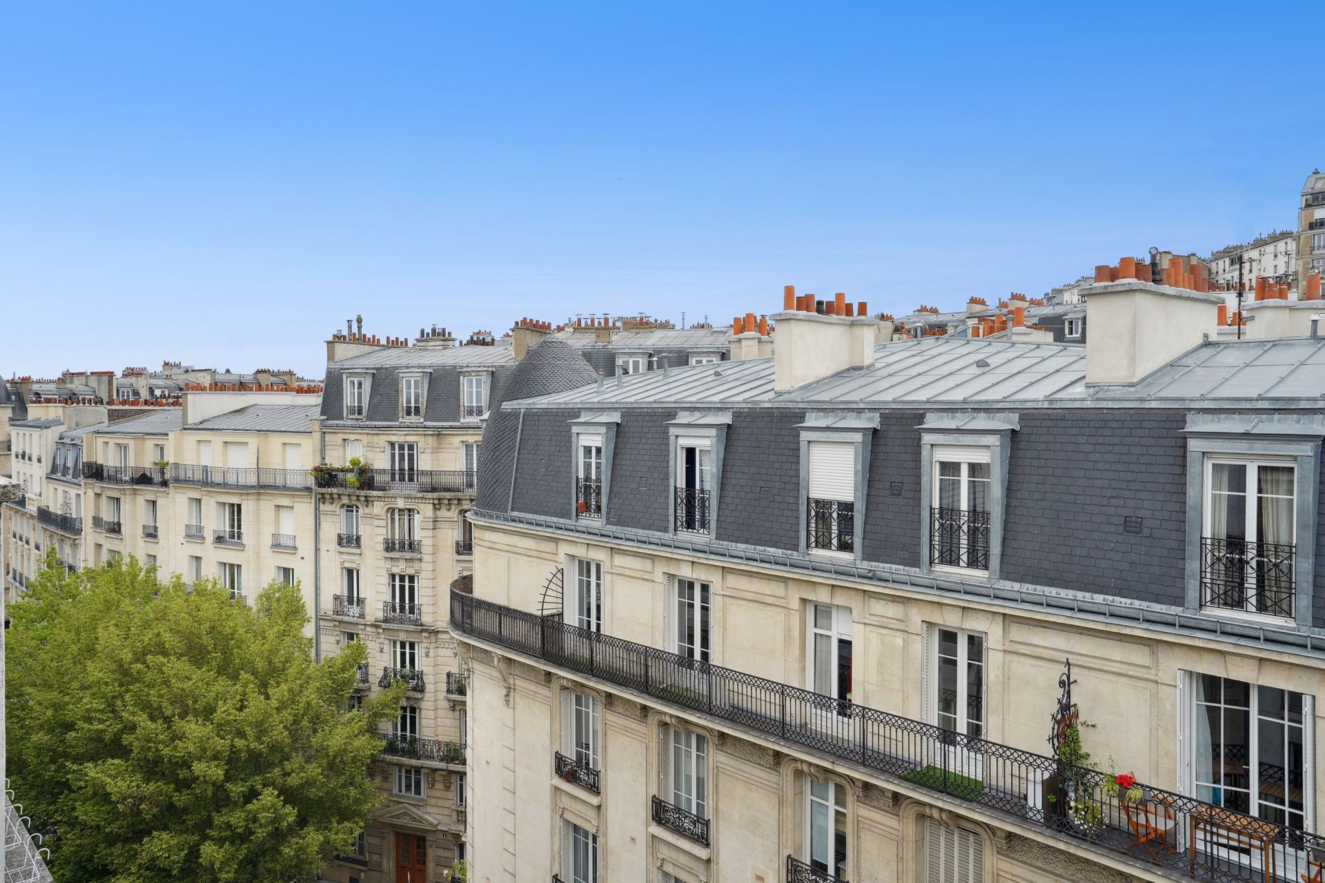 artist studio 3 Rooms for sale on PARIS (75018)