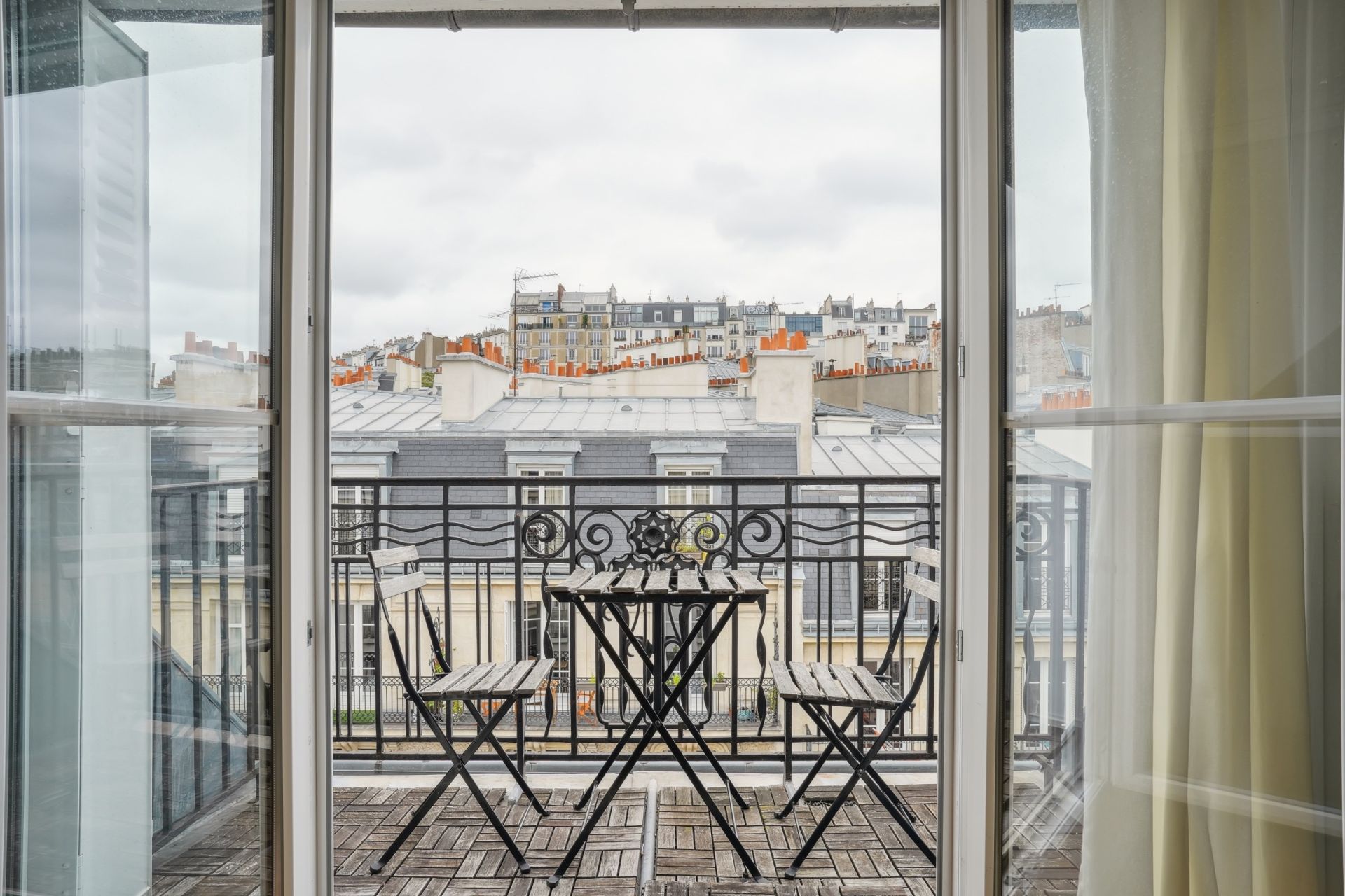 artist studio 3 Rooms for sale on PARIS (75018)