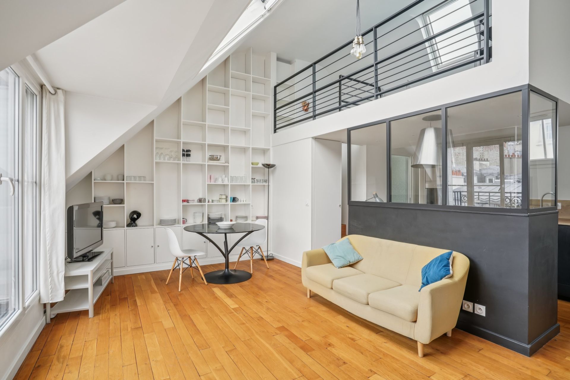 artist studio 3 Rooms for sale on PARIS (75018)