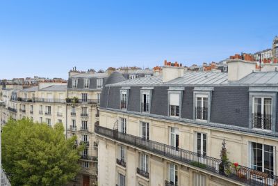 Sale Artist studio Paris 18 3 Rooms 61 m²