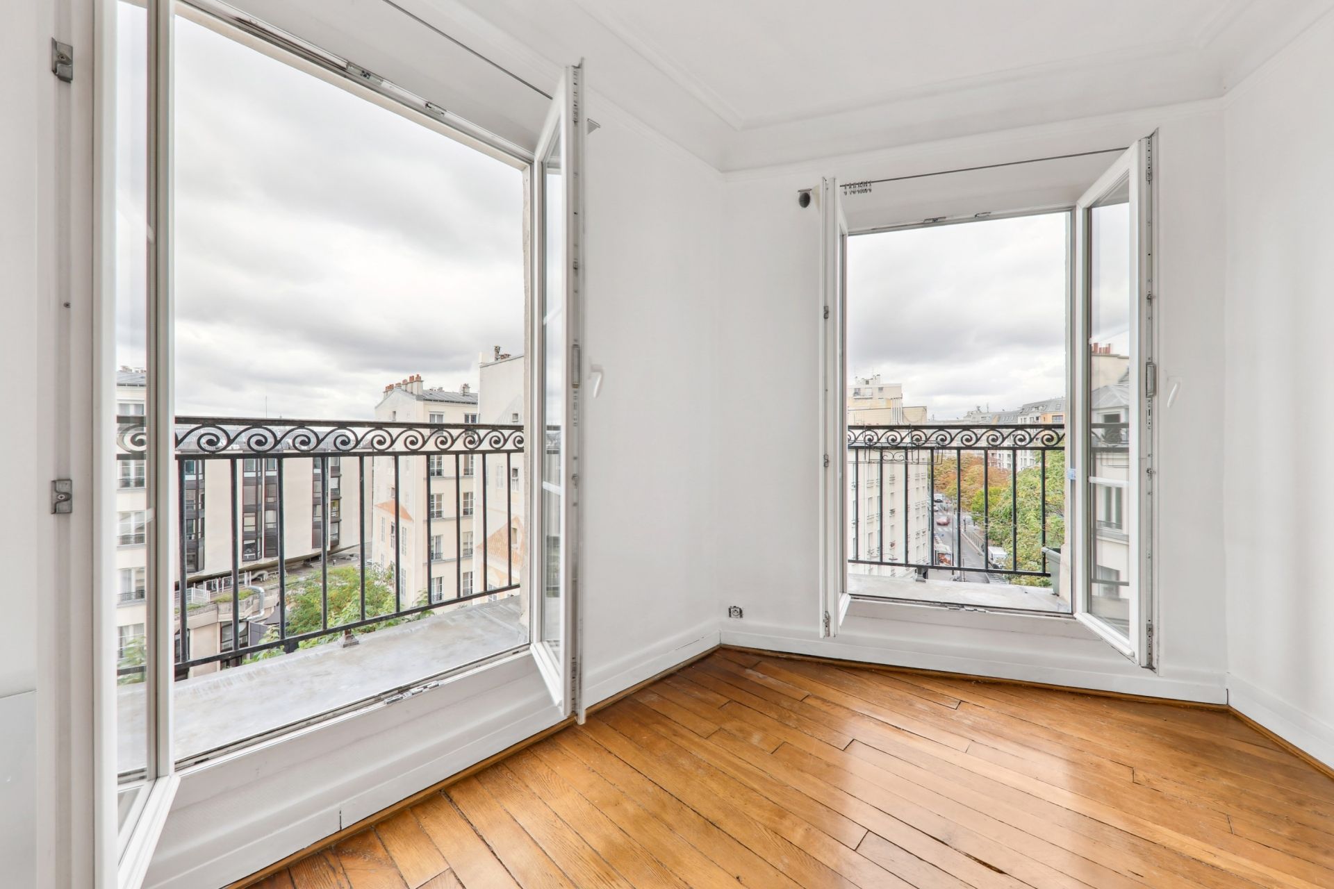 apartment 3 Rooms for sale on PARIS (75010)