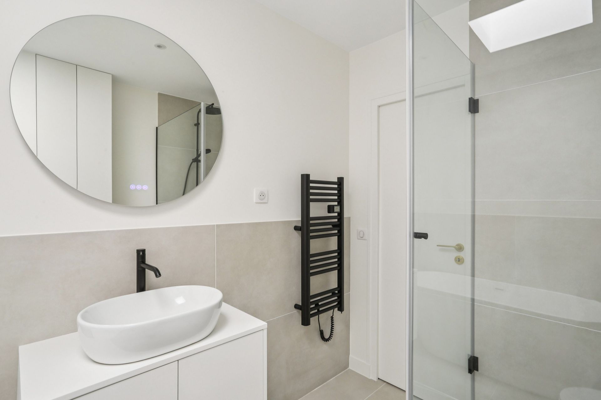 apartment 2 Rooms for sale on PARIS (75008)