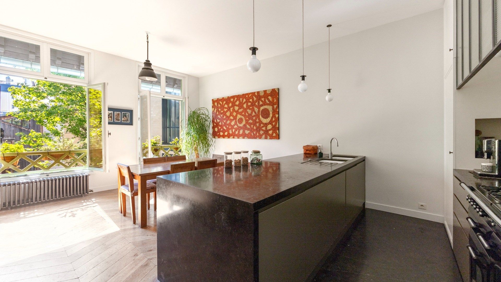 house 7 Rooms for sale on PARIS (75018)