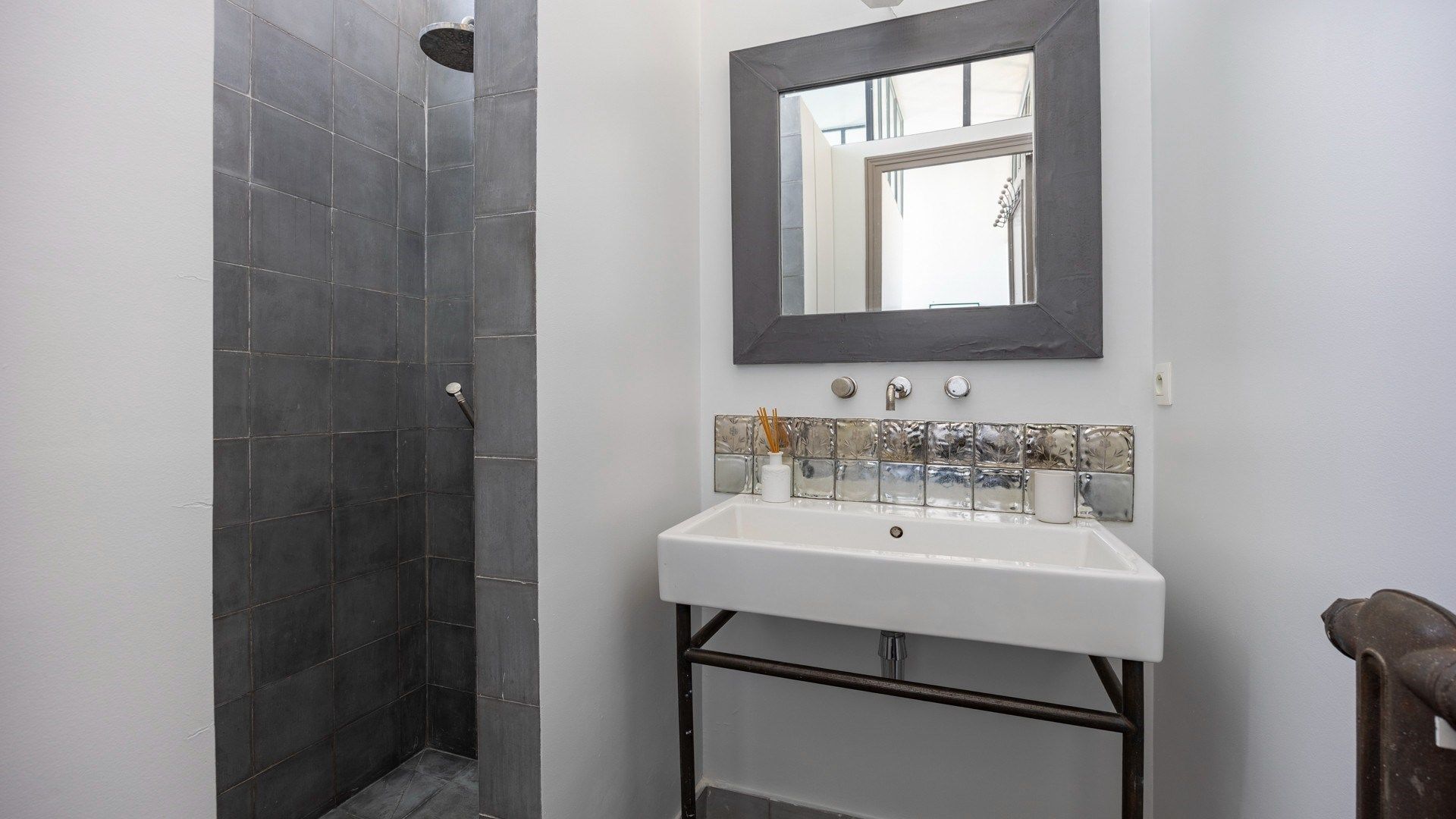 house 7 Rooms for sale on PARIS (75018)