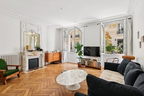 Sale Apartment Paris 9 2 Rooms 60 m²