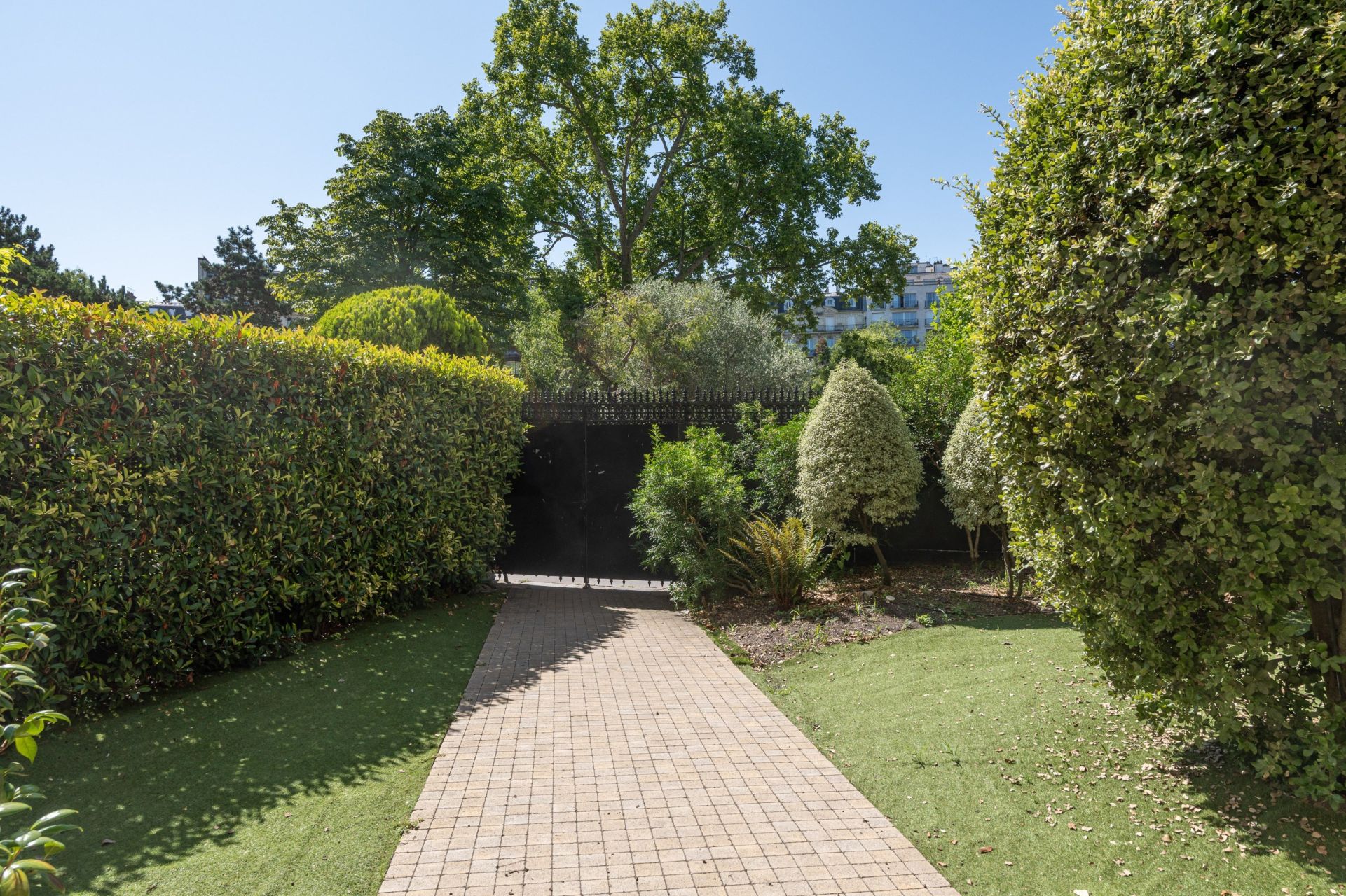 hôtel particulier 14 Pièces en vente sur PARIS (75016)