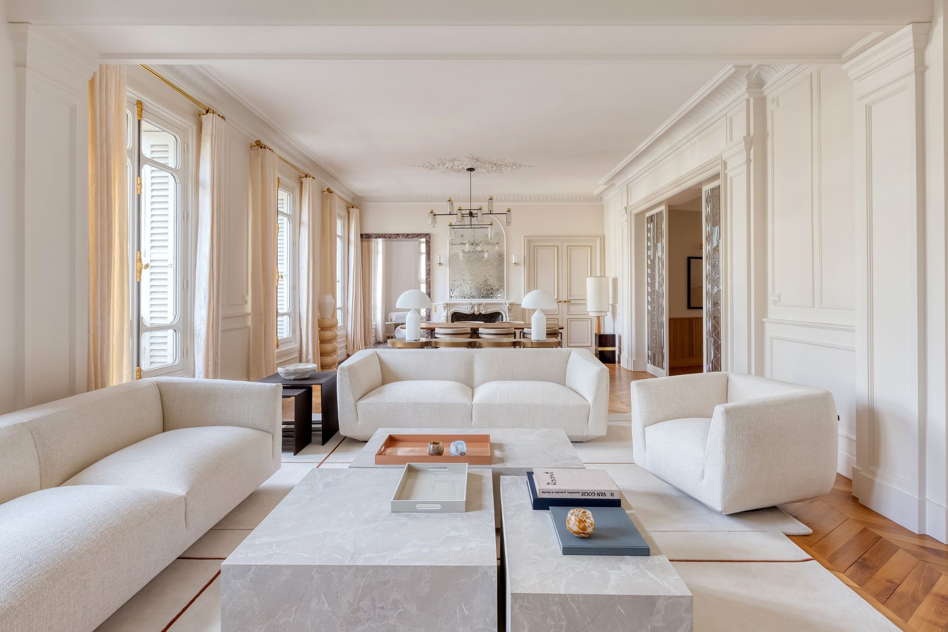 apartment 5 Rooms for sale on PARIS (75008)
