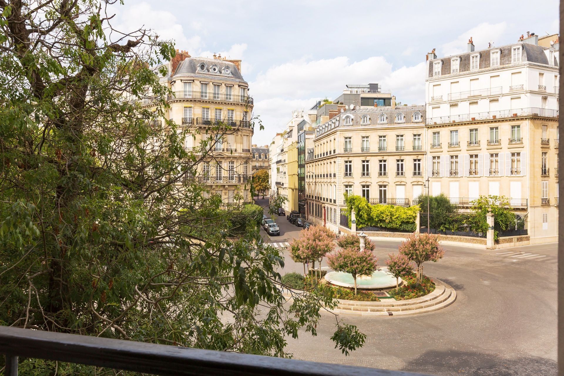 apartment 5 Rooms for sale on PARIS (75008)