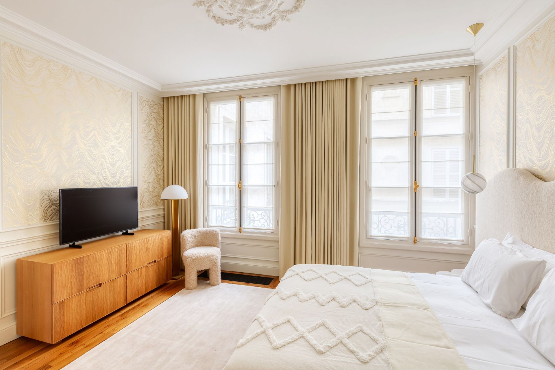 apartment 5 Rooms for sale on PARIS (75008)