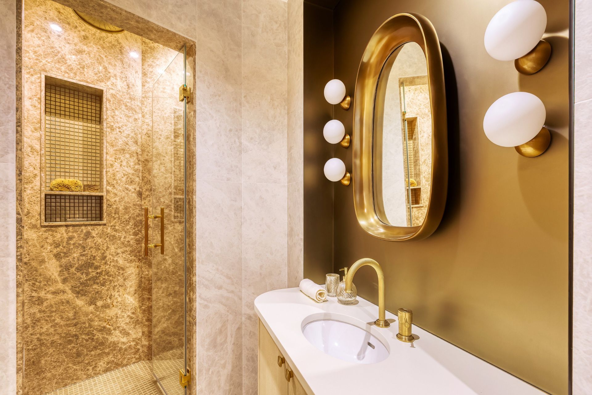 apartment 5 Rooms for sale on PARIS (75008)
