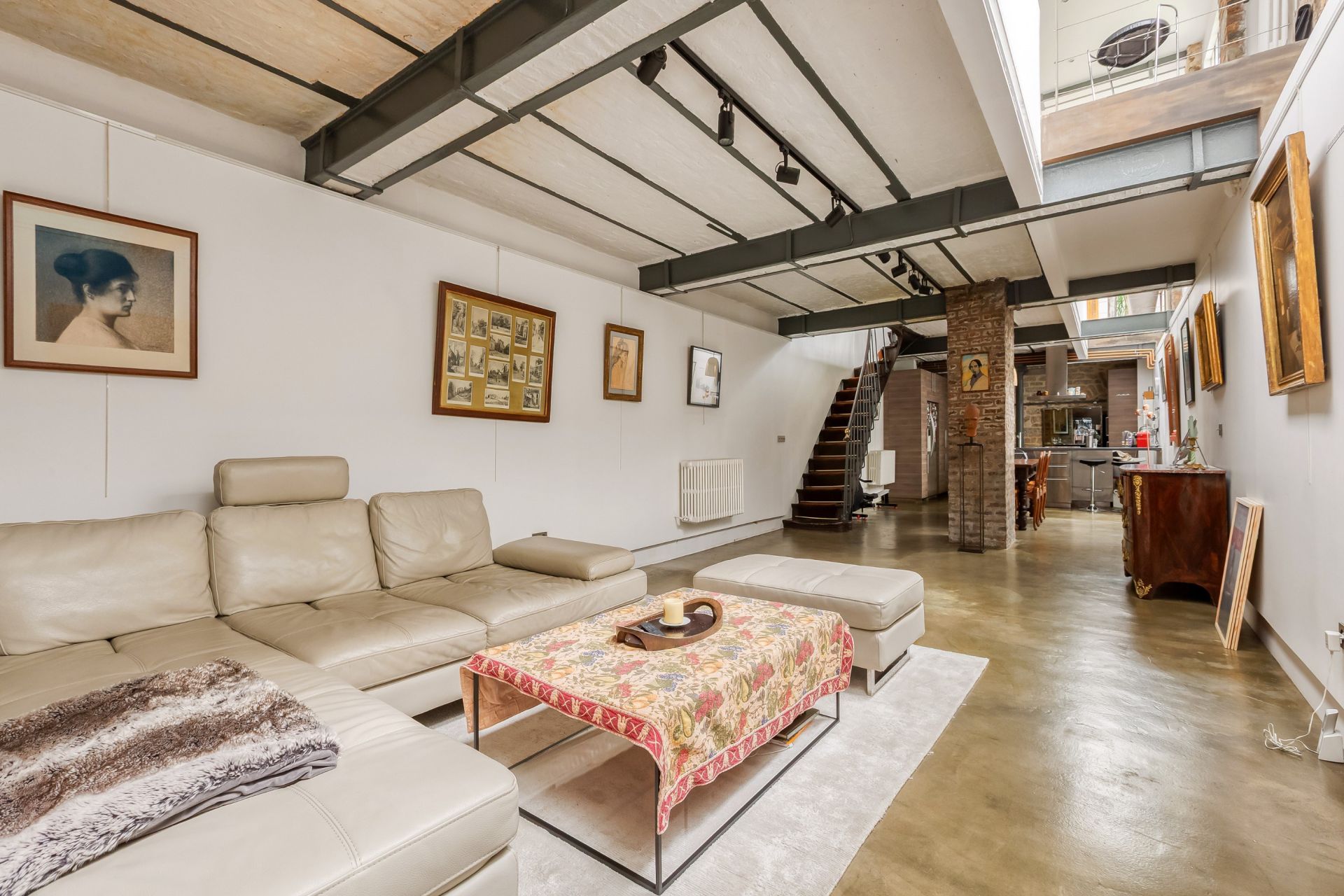 apartment 6 Rooms for sale on PARIS (75010)