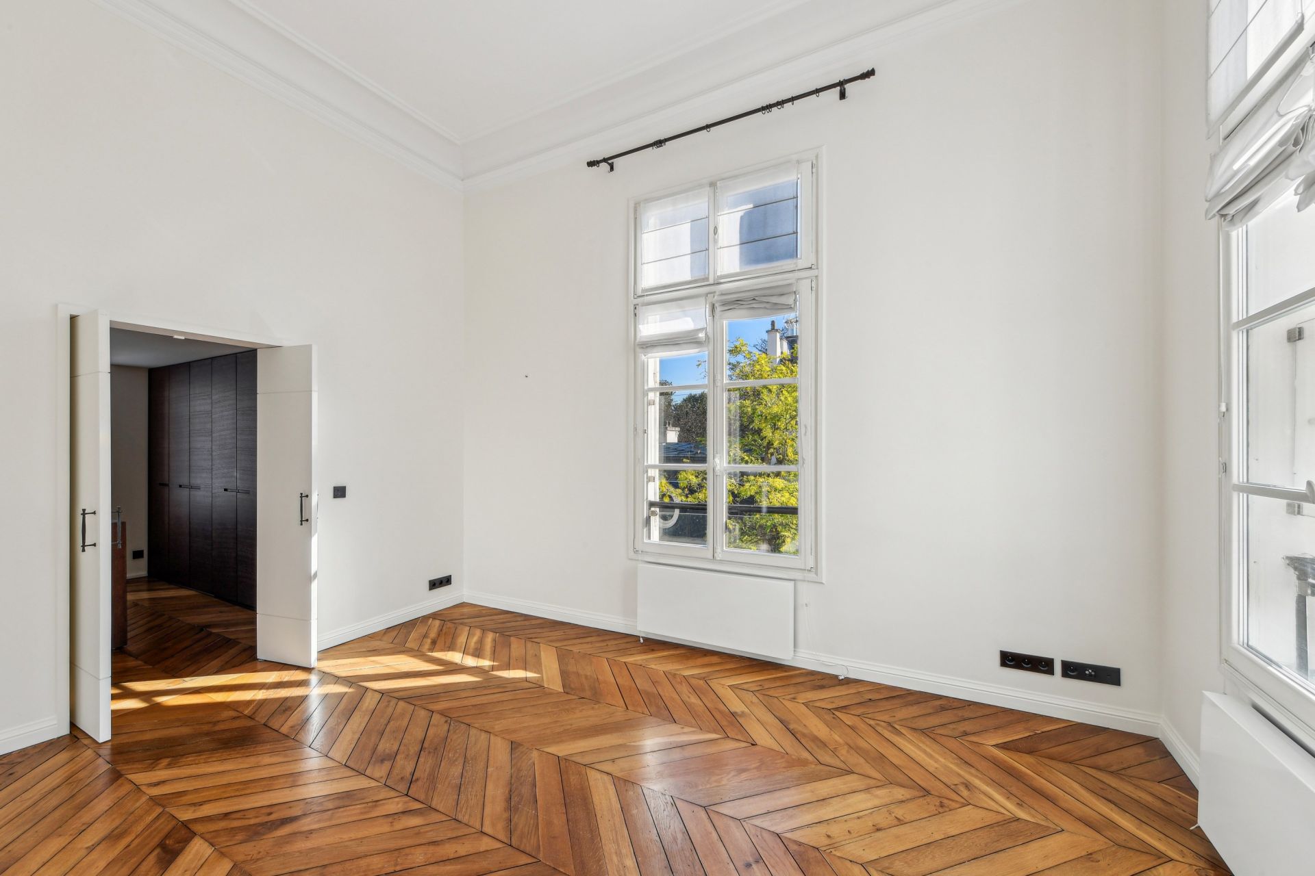 apartment 5 Rooms for sale on PARIS (75008)