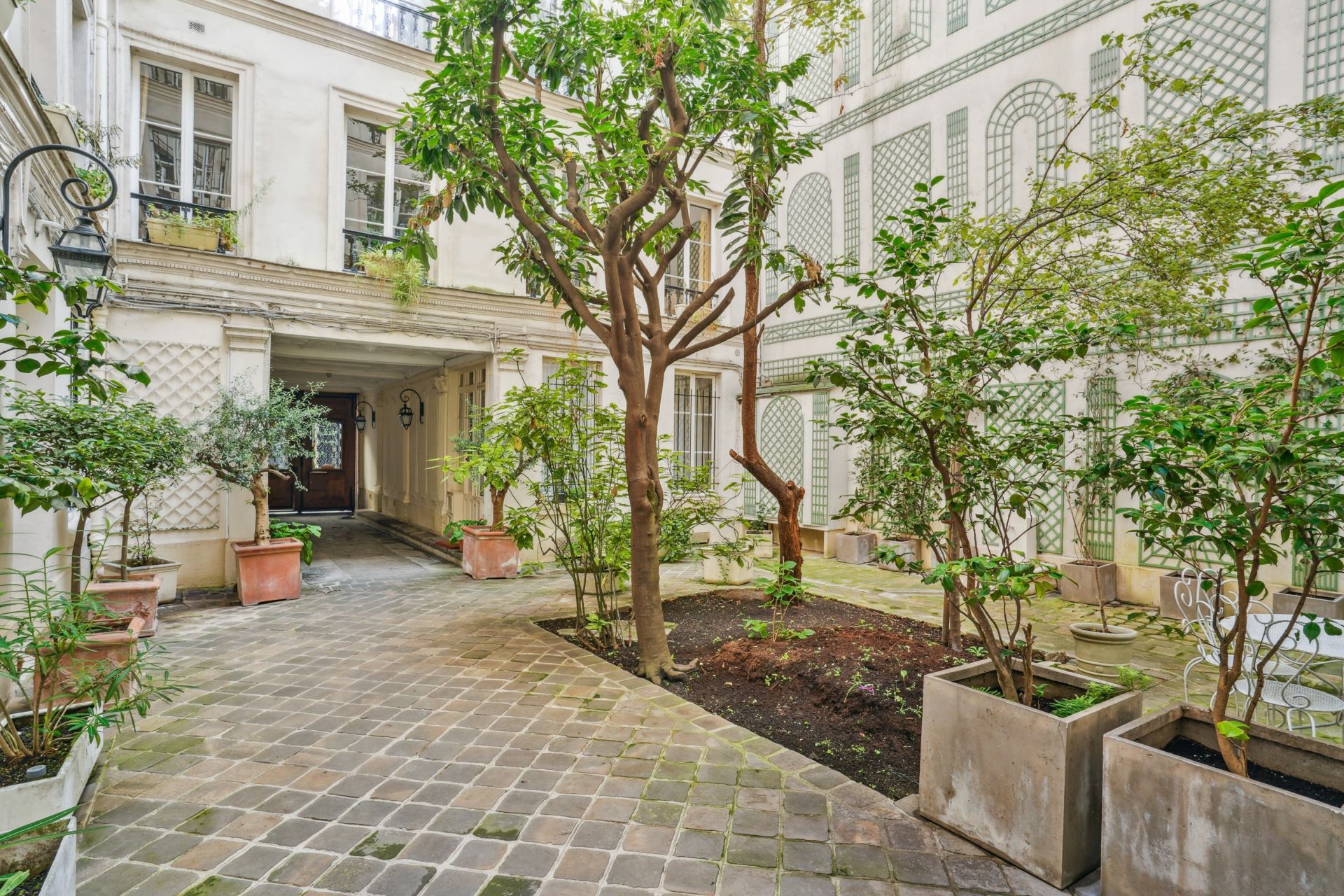 apartment 5 Rooms for sale on PARIS (75007)