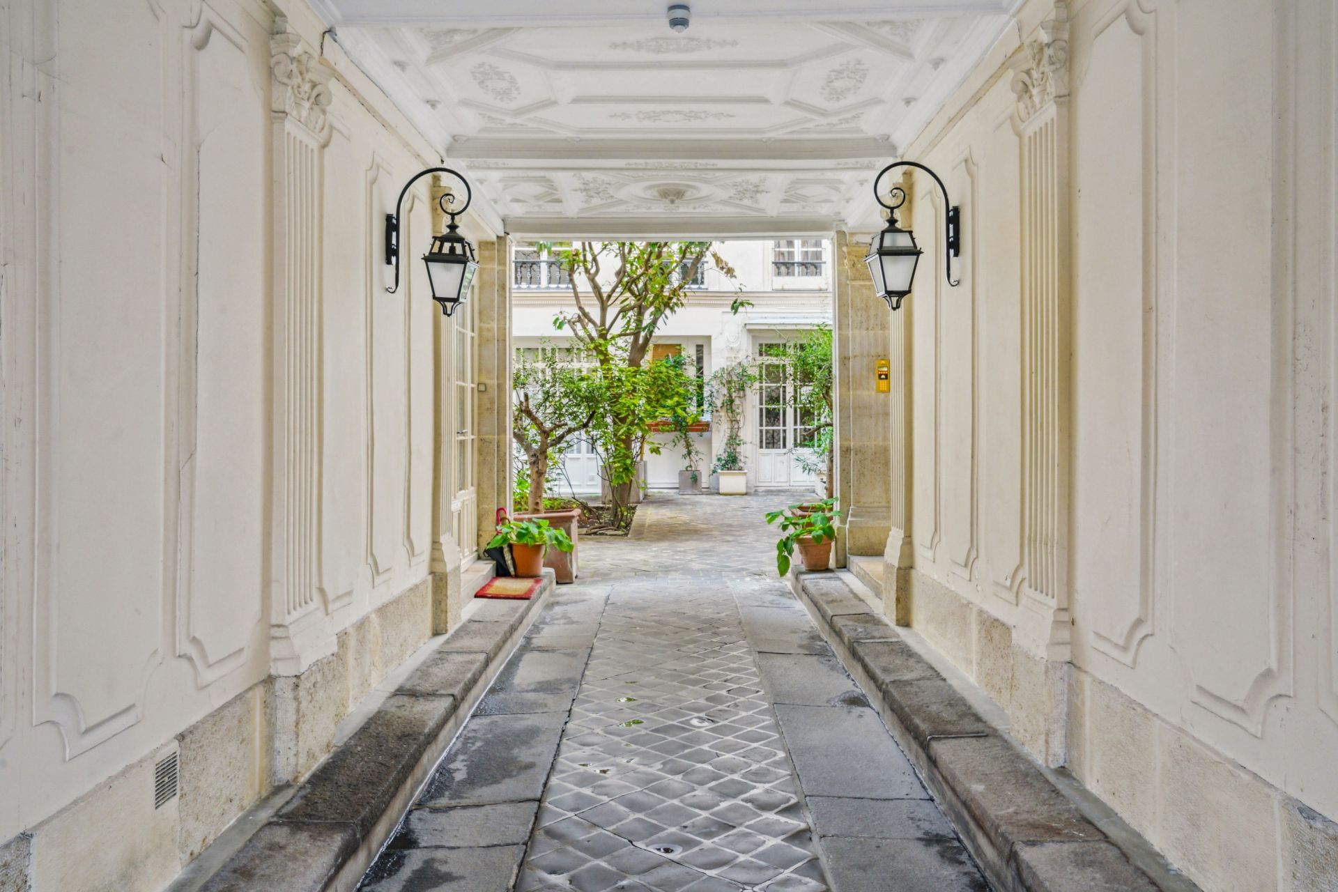 apartment 5 Rooms for sale on PARIS (75007)