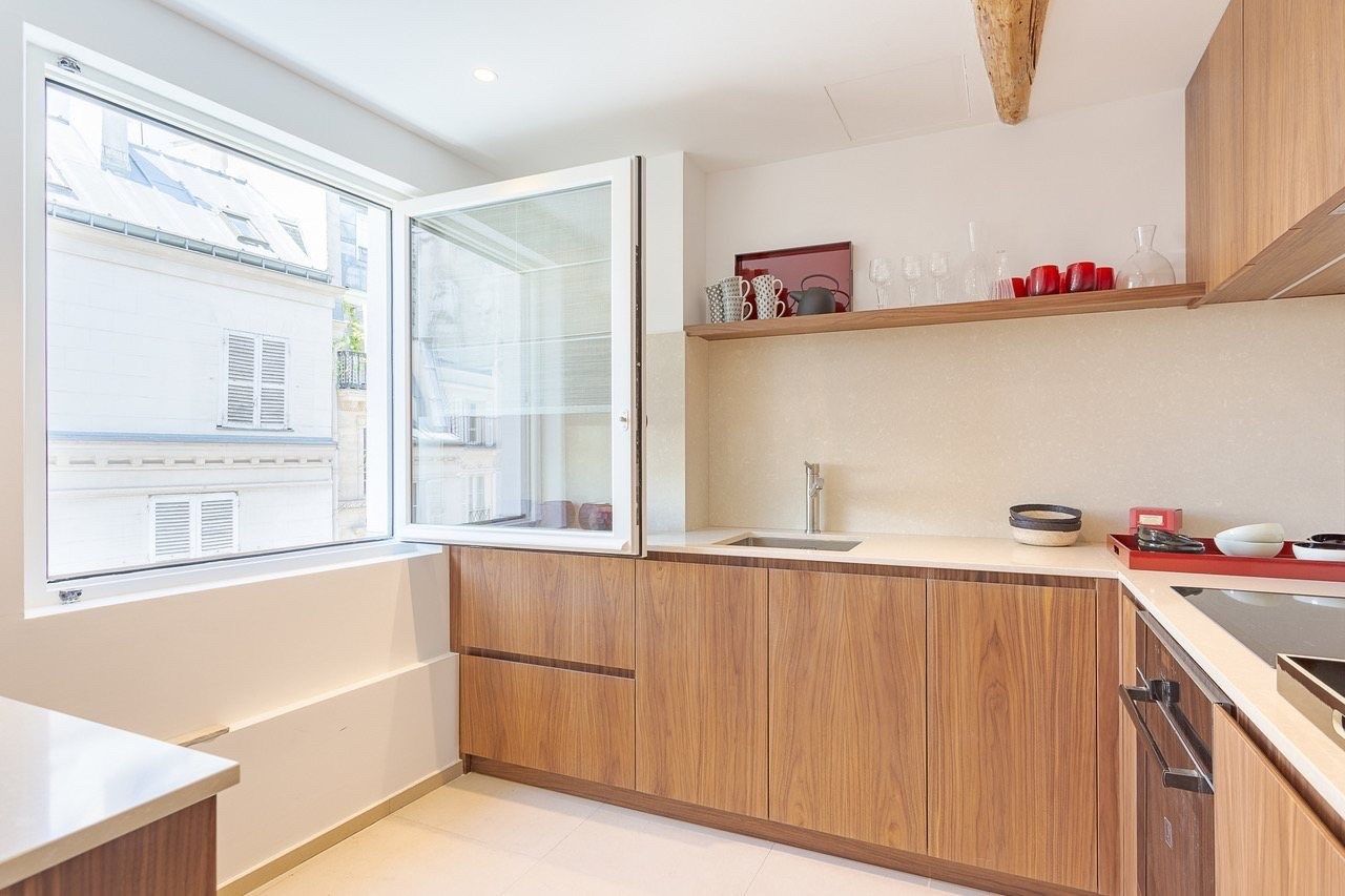 commerce en vente sur PARIS (75007)