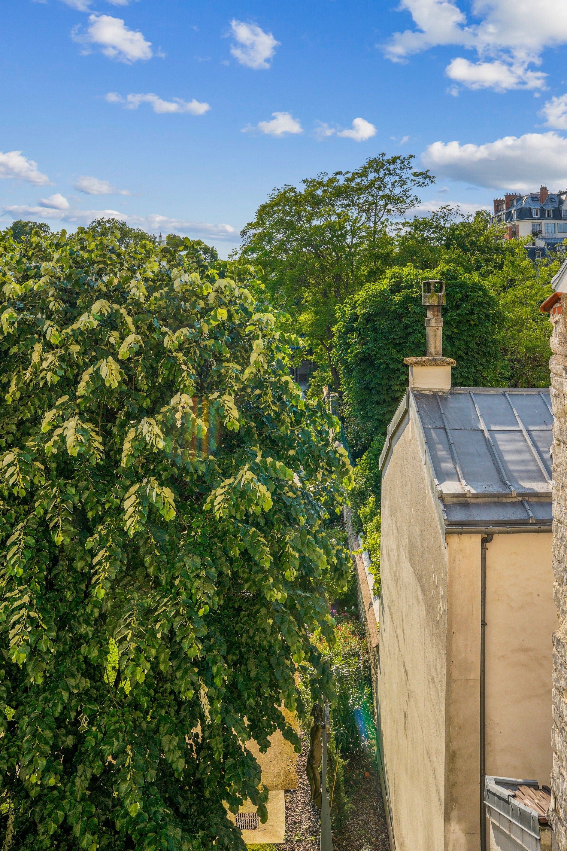 apartment 3 Rooms for sale on PARIS (75007)